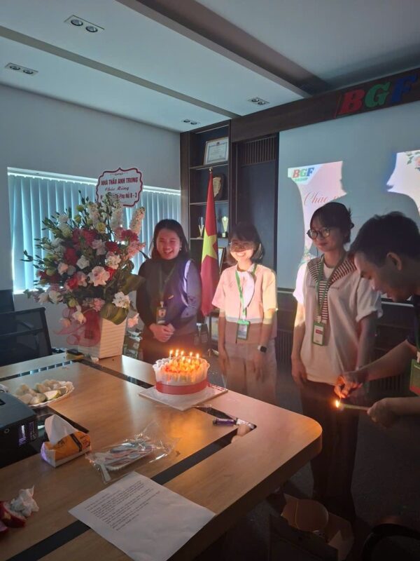 Chúc mừng ngày Quốc Tế Phụ Nữ 8/3🌸🌸🌸