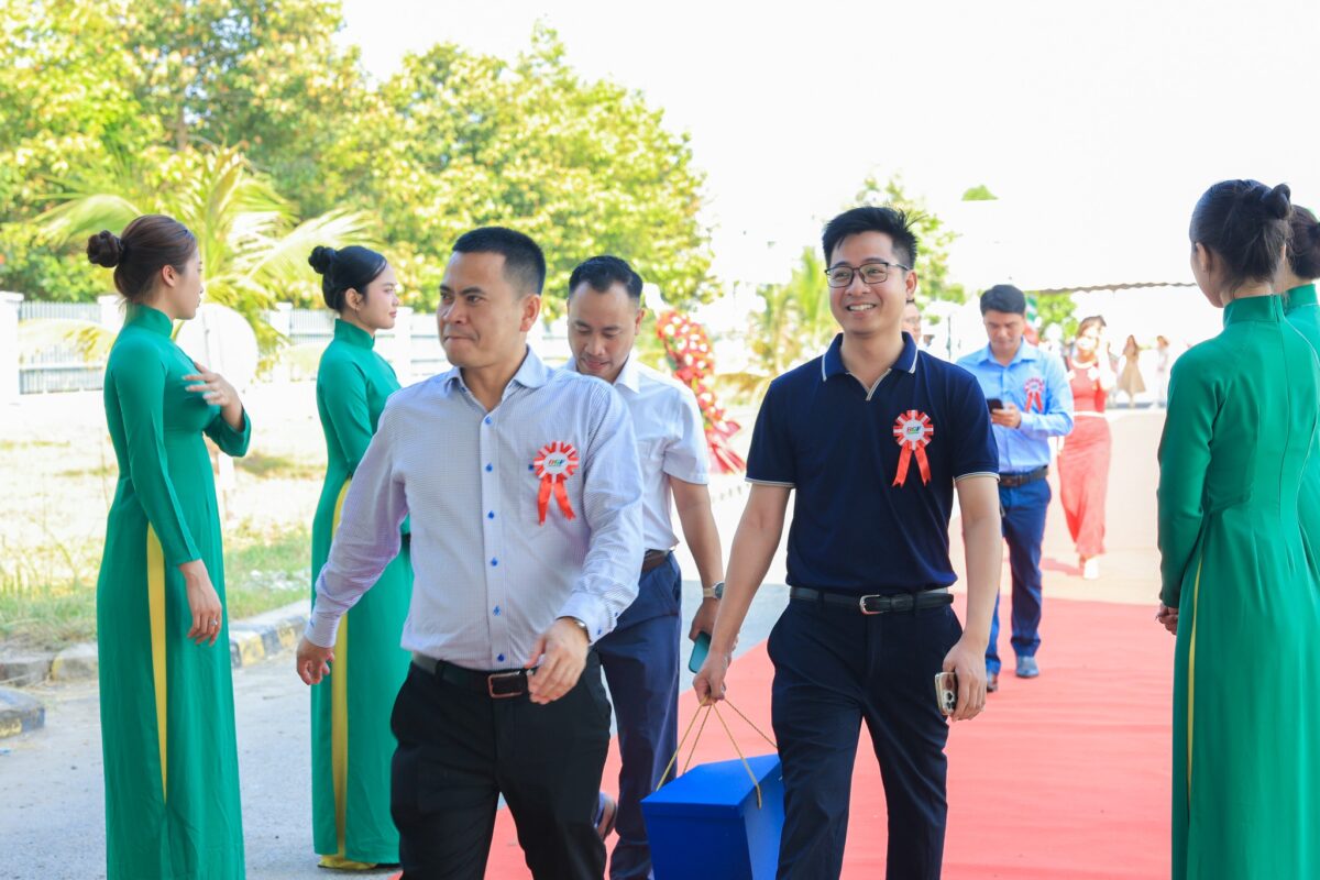 🎉 CHÚC MỪNG LỄ KHÁNH THÀNH GIAI ĐOẠN 1 – KHỞI CÔNG GIAI ĐOẠN 2 NHÀ MÁY BIGRFEED VĨNH LONG - KỶ NIỆM 12 NĂM THÀNH LẬP TẬP ĐOÀN BGF (22/4/2014 – 22/4/2026)