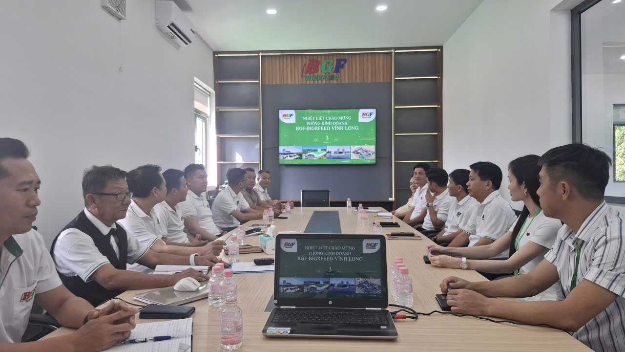 Họp Kinh Doanh và Tiệc tất niên tại BGF-BIGRFEED Vĩnh Long.