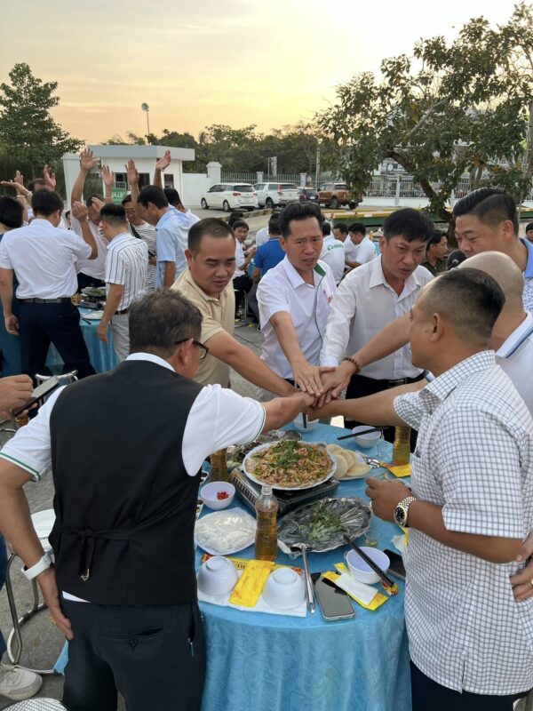 Họp Kinh Doanh và Tiệc tất niên tại BGF-BIGRFEED Vĩnh Long.