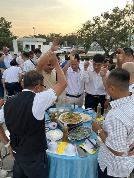 Họp Kinh Doanh và Tiệc tất niên tại BGF-BIGRFEED Vĩnh Long.