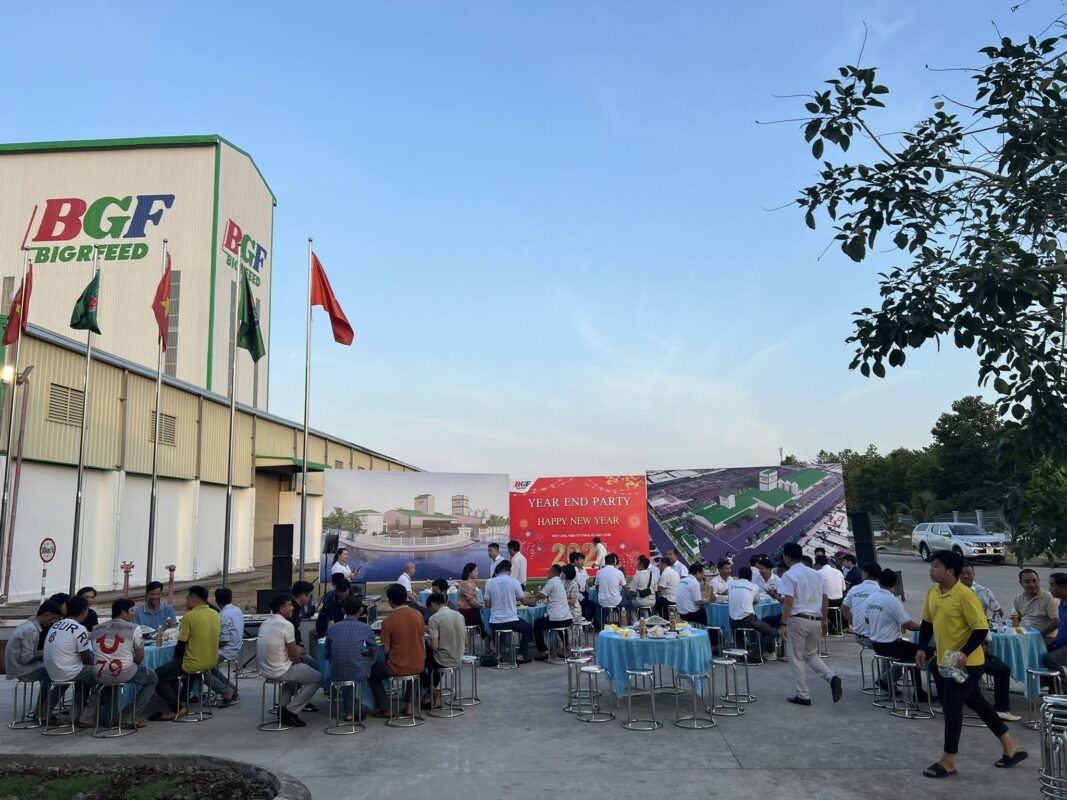 Họp Kinh Doanh và Tiệc tất niên tại BGF-BIGRFEED Vĩnh Long.